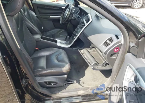 2011 Volvo Xc60 3.2/3.2 R-Design from USA, damaged, VIN YV4952DL1B2163771